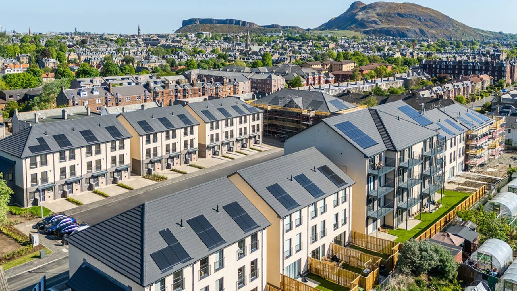 St Crispin's Court - drone street scene - 1, 2, 3 bedroom apartments 3 bedroom houses for sale