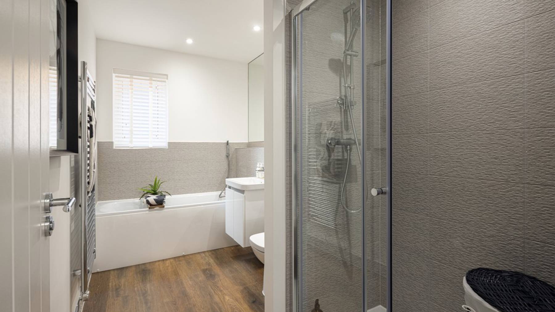 The Whitebeam, Samuel Gardens, Bathroom