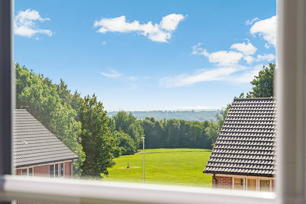 Cala Homes Knights Grove Newbury View from development