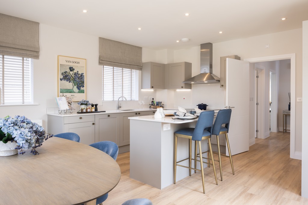 Kitchen/dining area of 4 bedroom houses for sale in Crowthorne