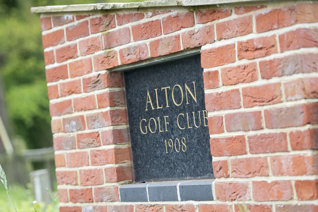 Local area photography for houses for sale in Alton