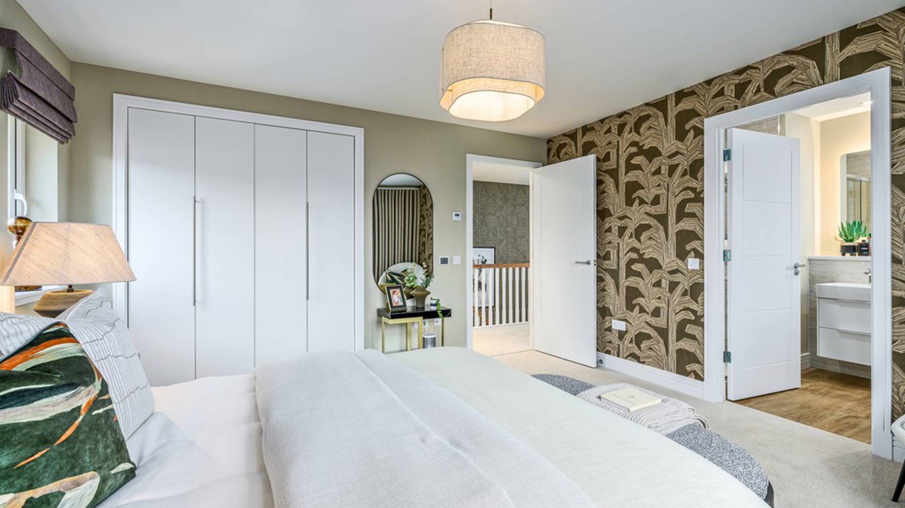 4 bedroom showhome | principal bedroom with en suite and fitted wardrobes