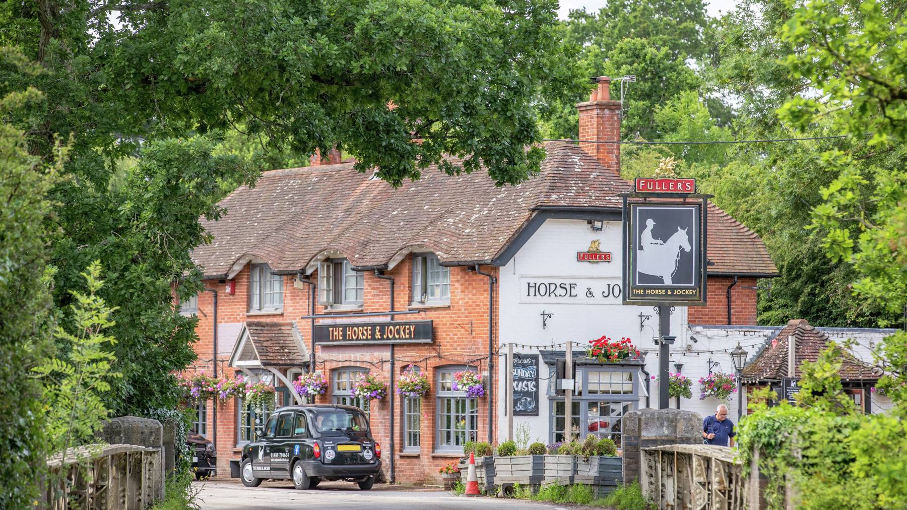 Local area photography for houses for sale in Burridge, Hampshire