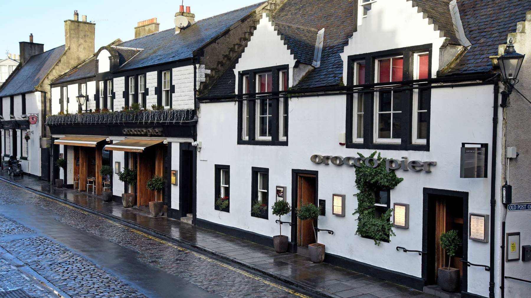 Orocco Pier - South Queensferry high street