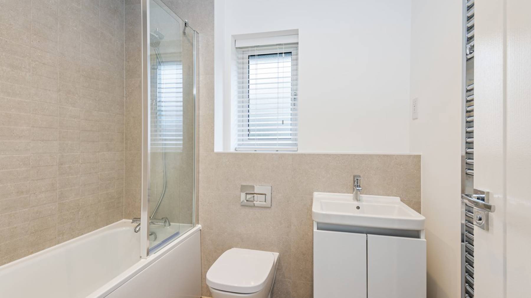Photography of Cala's 4 bedroom Warrington home at Nobel Park in Didcot, Oxfordshire