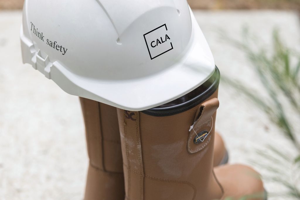 Vb5110456 Vb1962960 Vb982671 Cala 13 7 17 105 RT BLACK 2 1 1024X683