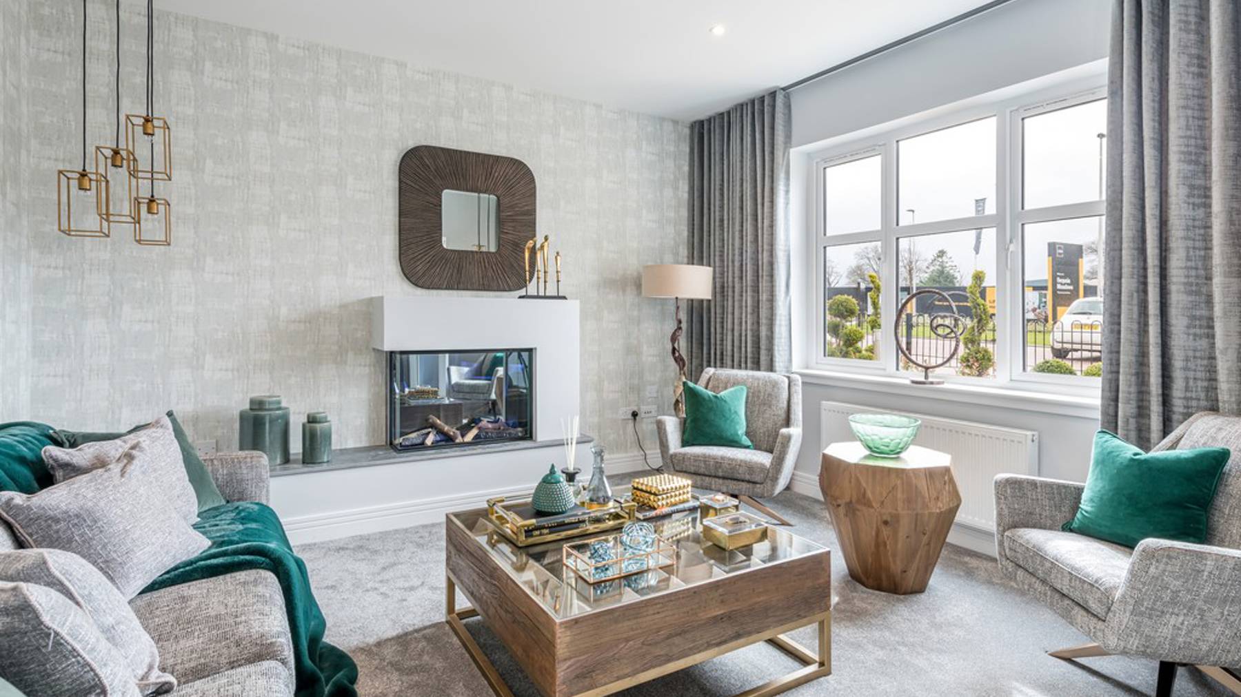 5 bedroom home for sale | light-filled lounge to the front of the home