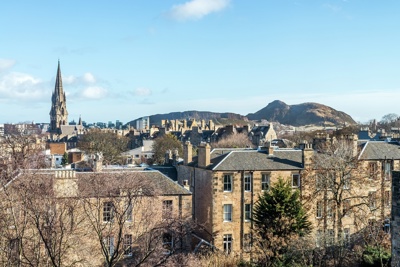 "Vaulting” 6.5 metre-tall city apartment hits the market